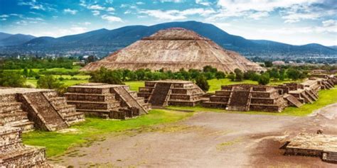 A Rebelião dos Mayas contra a Dominação Teotihuacana: Um Espetalho de Poder e Resistência no México do Século I